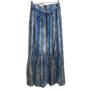 NWT Moon River gorgeous blue, watercolorish blue skirt with ruffle- large
